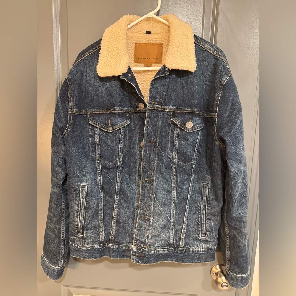 American Eagle Outfitters Men's Denim Jacket with Cream Collar